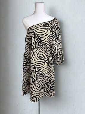 SHEIN Black and Cream Zebra Print One-Shoulder Blouse